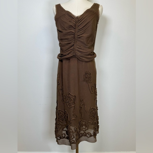Max Studio Dresses & Skirts - Max Studio Y2K Sleeveless Ruched Floral Appliqué Brown Midi Dress Women’s  XS